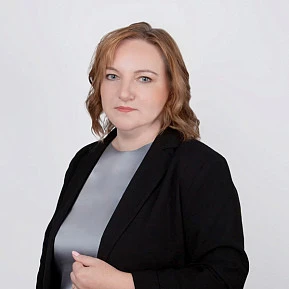 Елена Максимова